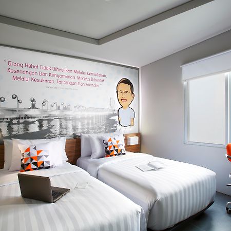 סמיניאק Berry Biz Hotel מראה חיצוני תמונה