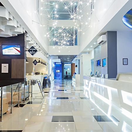 סמיניאק Berry Biz Hotel מראה חיצוני תמונה
