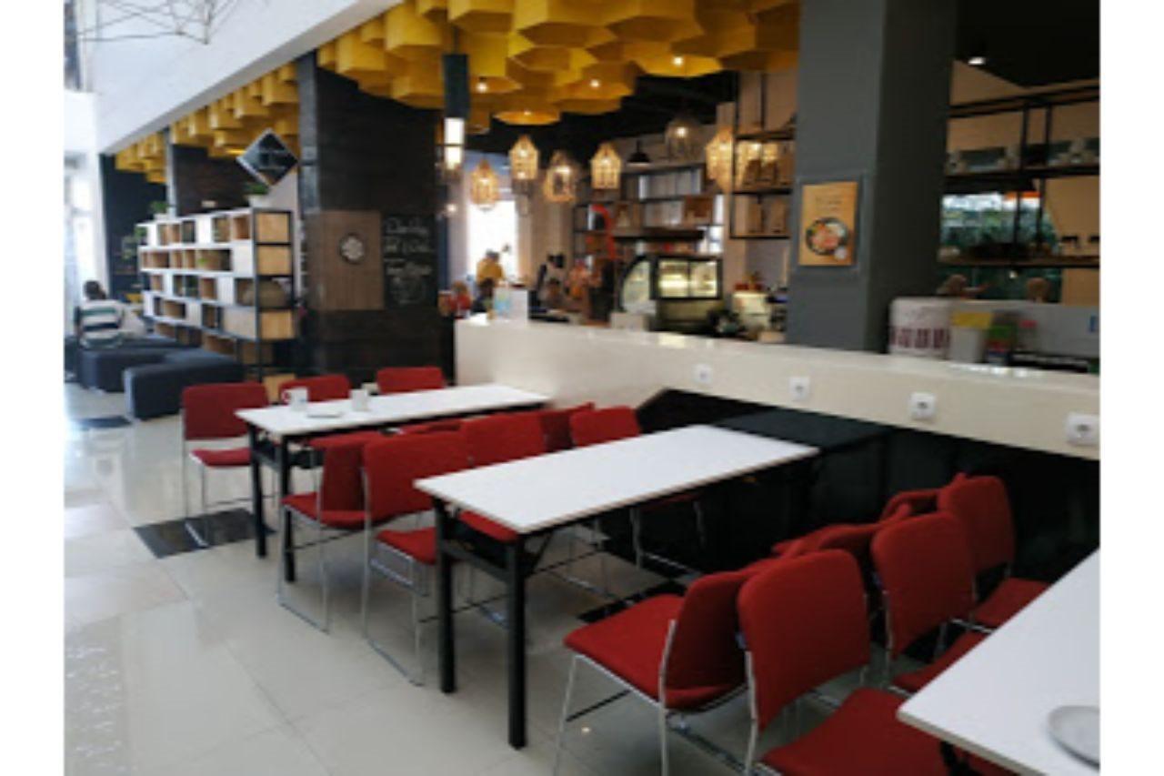 סמיניאק Berry Biz Hotel מראה חיצוני תמונה