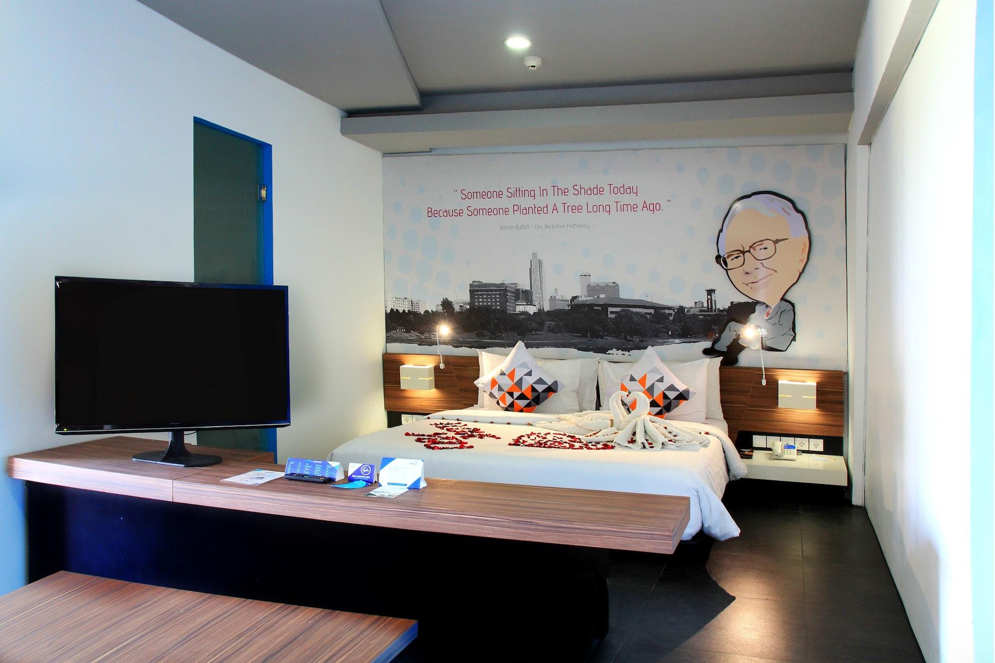 סמיניאק Berry Biz Hotel מראה חיצוני תמונה