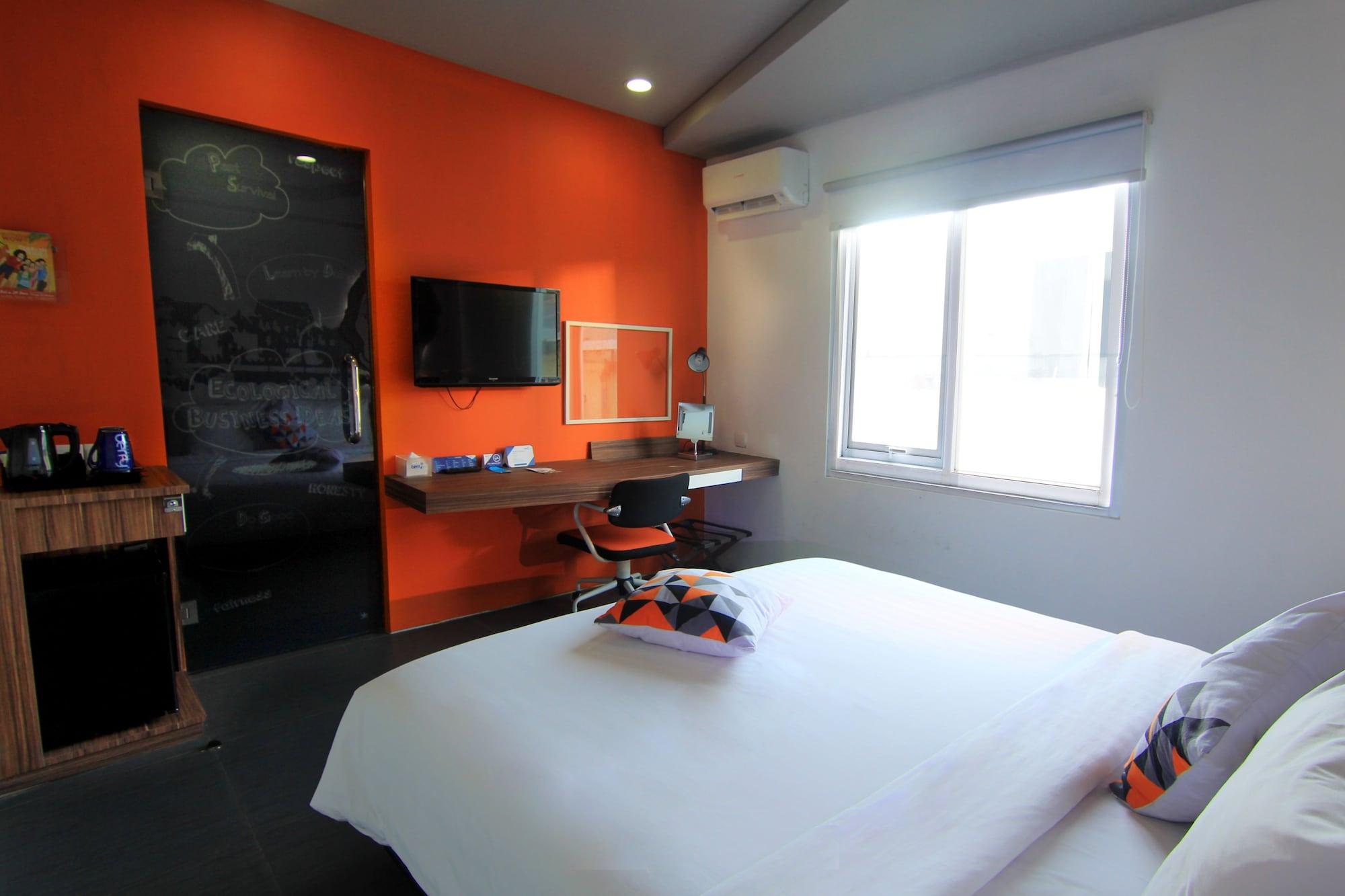 סמיניאק Berry Biz Hotel מראה חיצוני תמונה