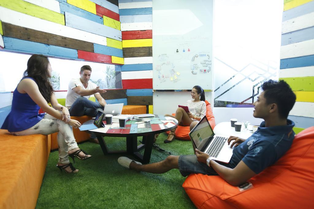 סמיניאק Berry Biz Hotel מראה חיצוני תמונה