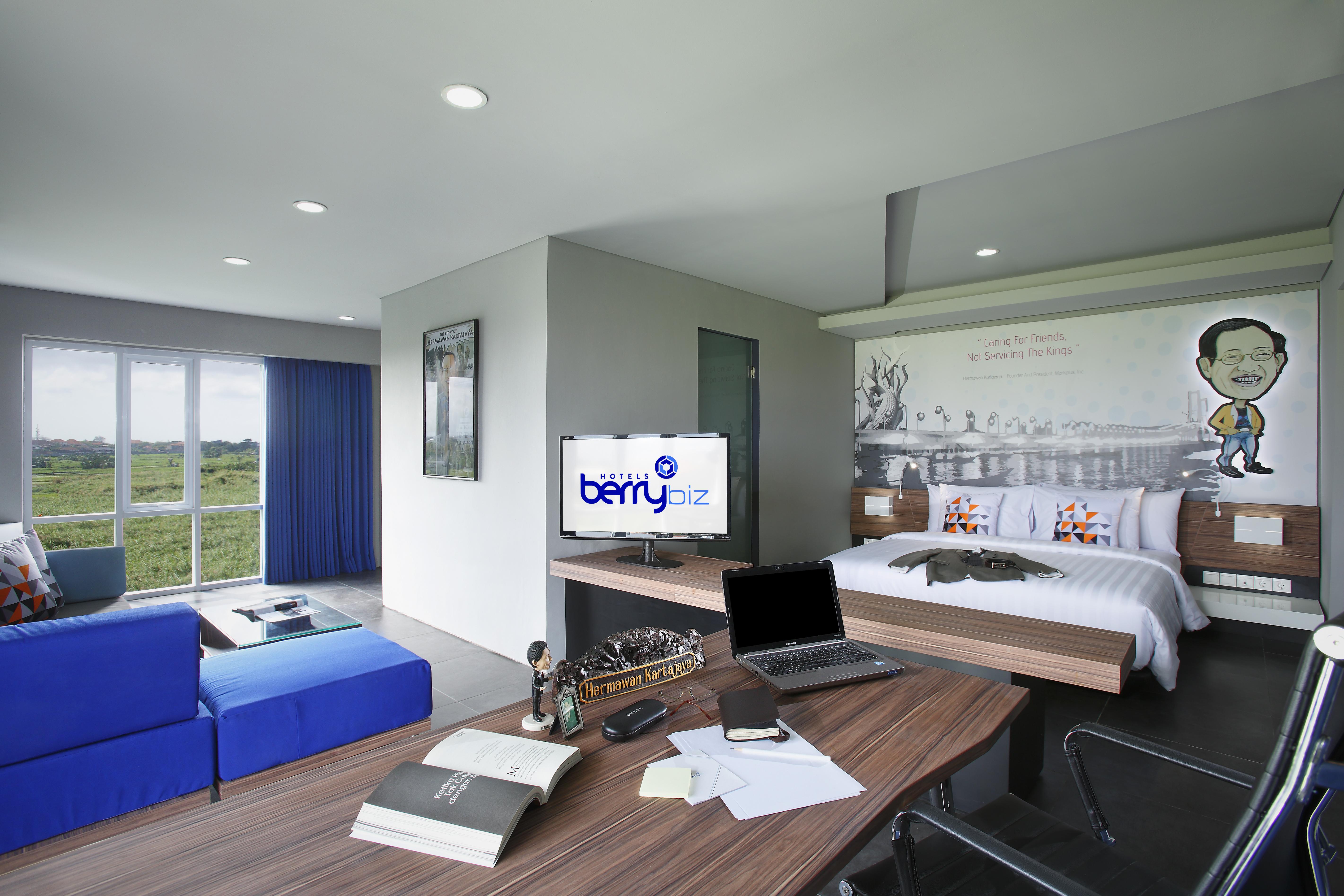סמיניאק Berry Biz Hotel מראה חיצוני תמונה