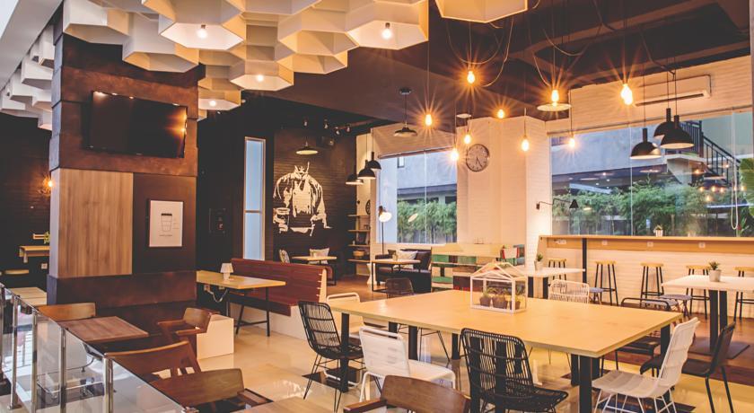 סמיניאק Berry Biz Hotel מראה חיצוני תמונה
