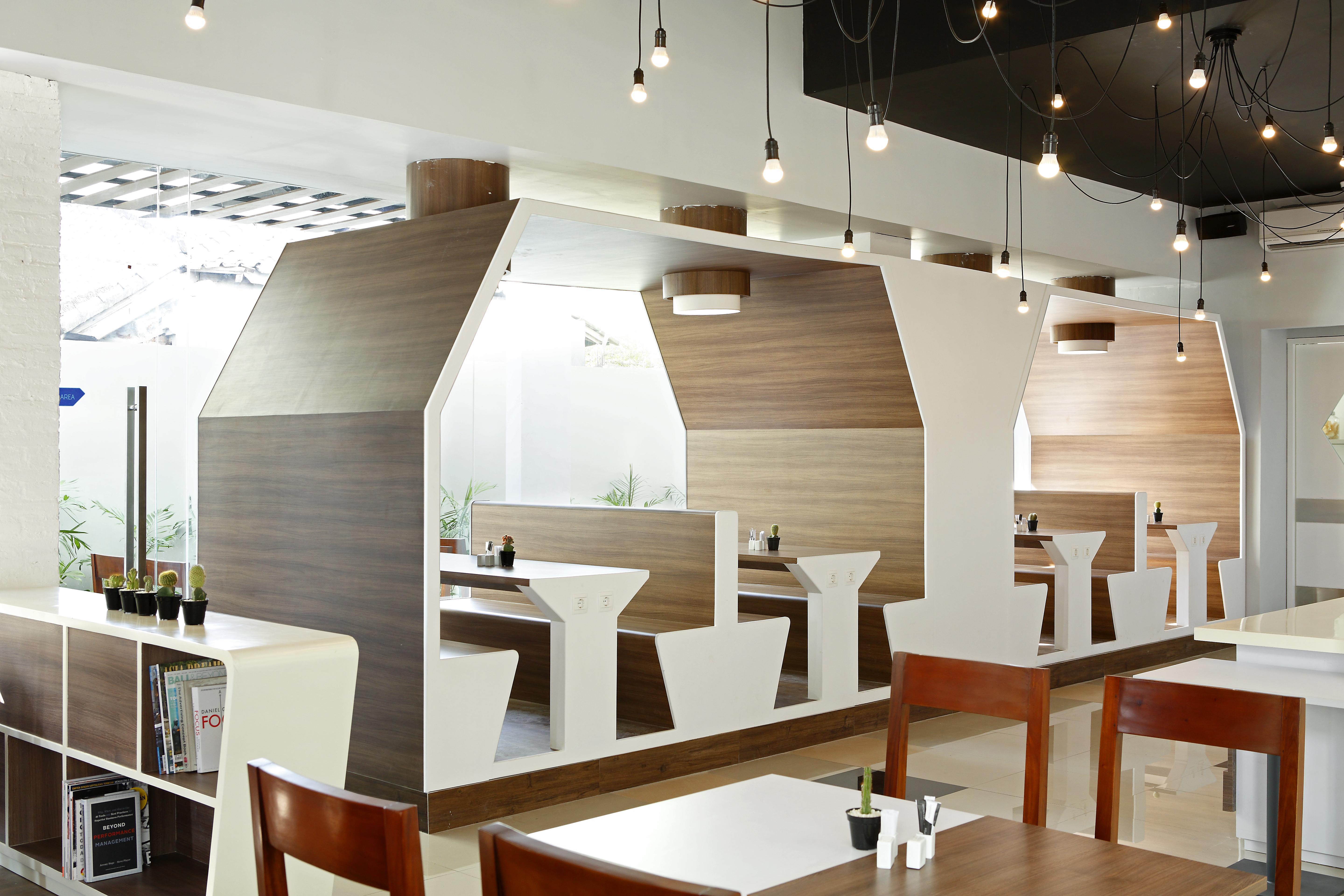סמיניאק Berry Biz Hotel מראה חיצוני תמונה