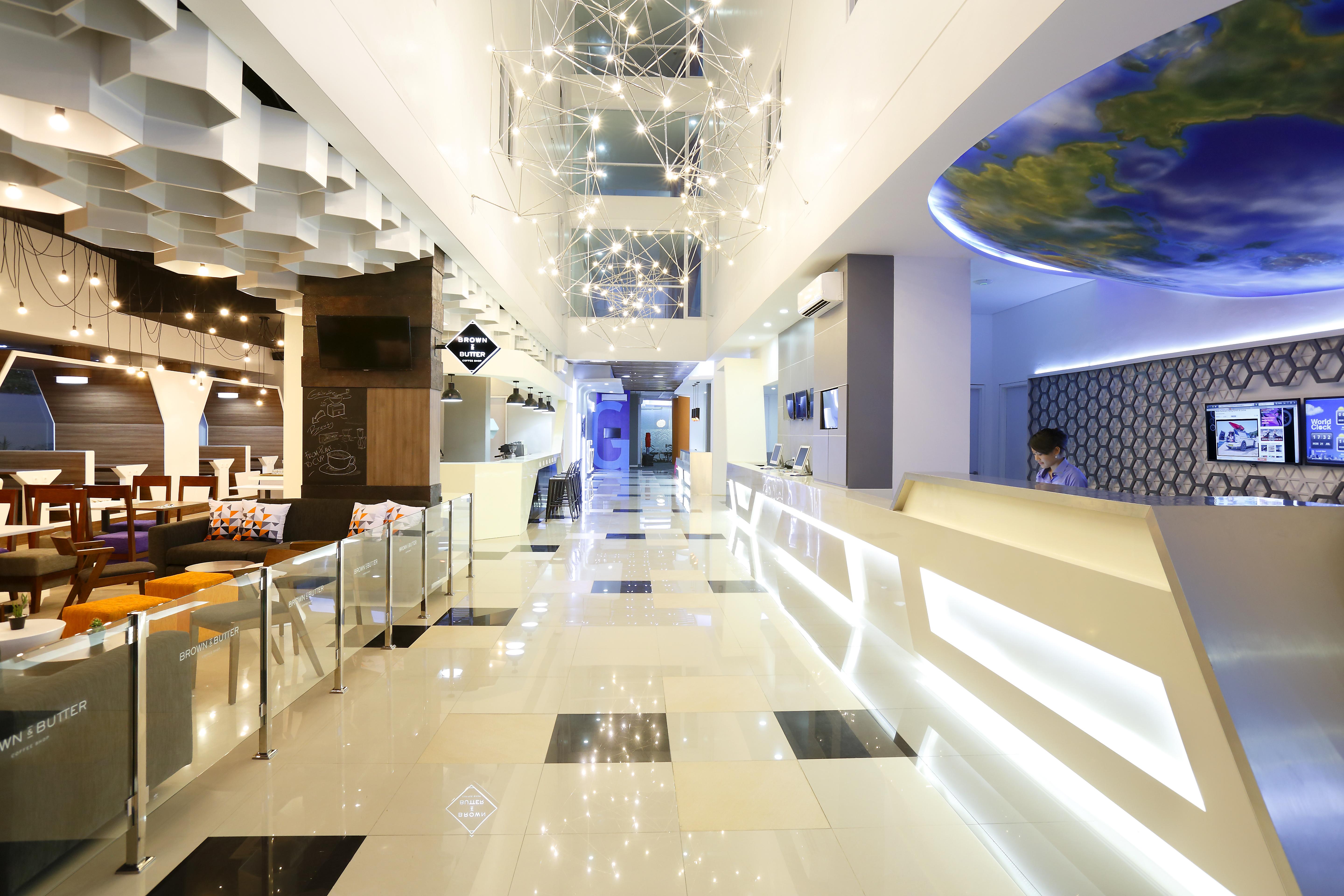 סמיניאק Berry Biz Hotel מראה חיצוני תמונה