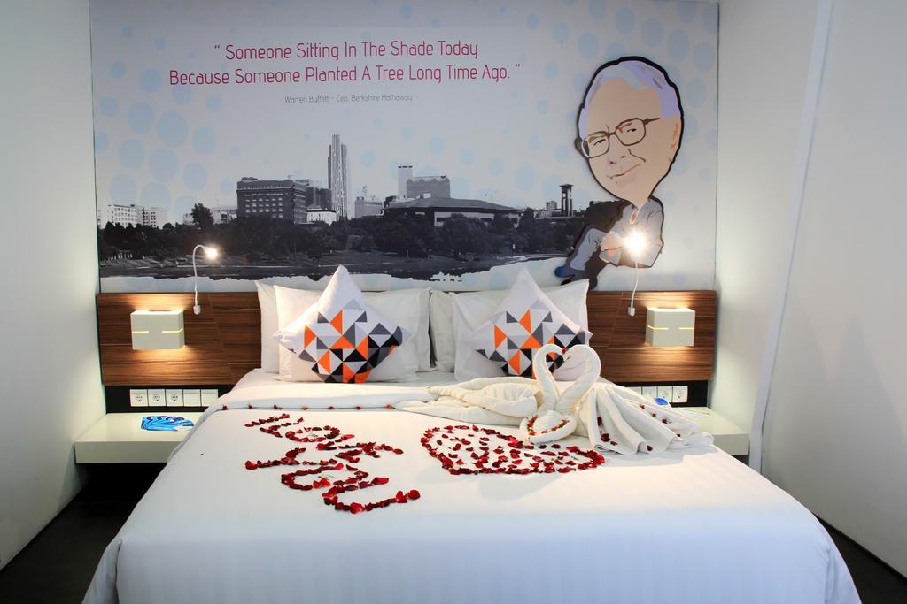 סמיניאק Berry Biz Hotel מראה חיצוני תמונה